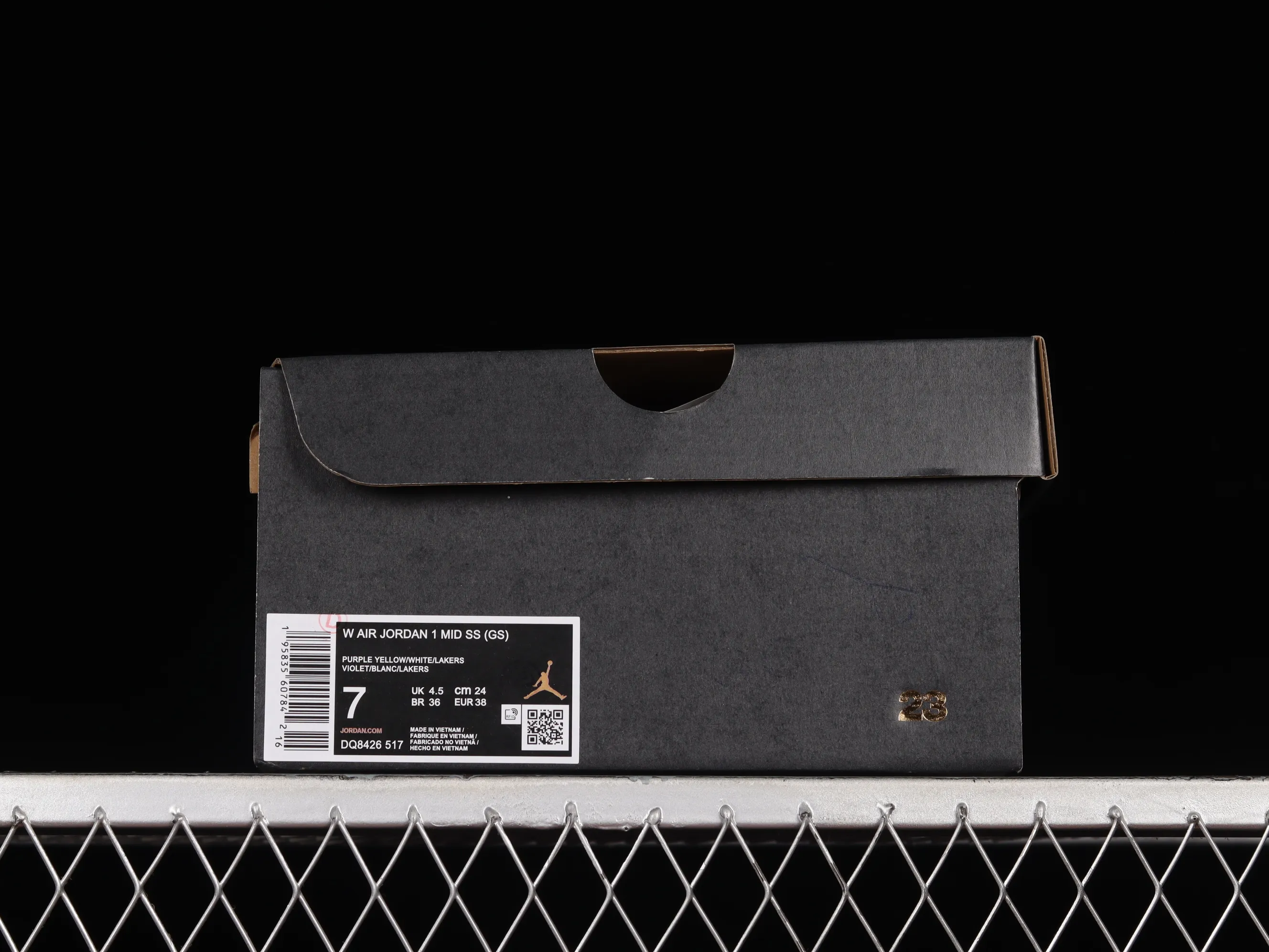 All categories Air Jordan Jordan series basketball shoes Air Jordan 1 Mid Air Jordan 1 Mid "Lakers" AJ1 Joe 1 Lakers color matching Zhongbang basketball shoes DQ8426-517